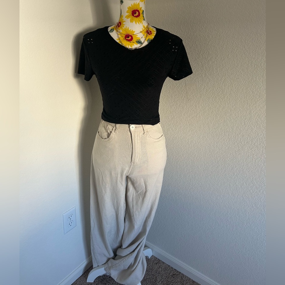 Forever 21 Black Eyelet Short Sleeve Tee – Size S